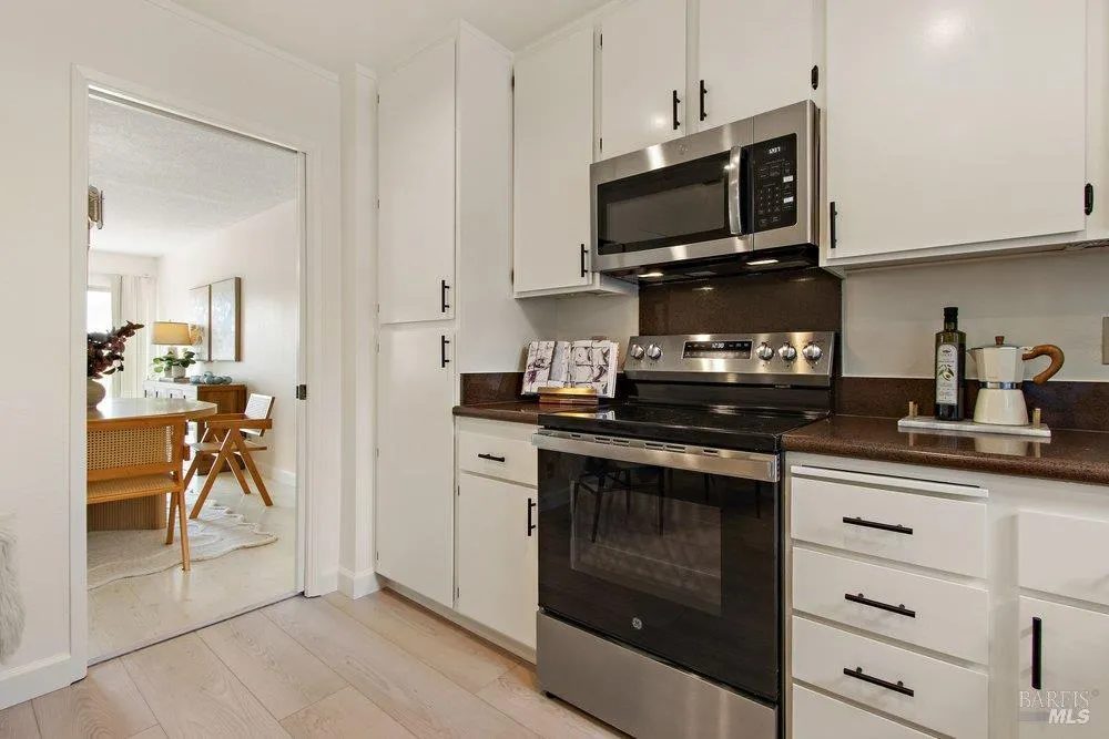 1492 London Circle Benicia, CA 94510