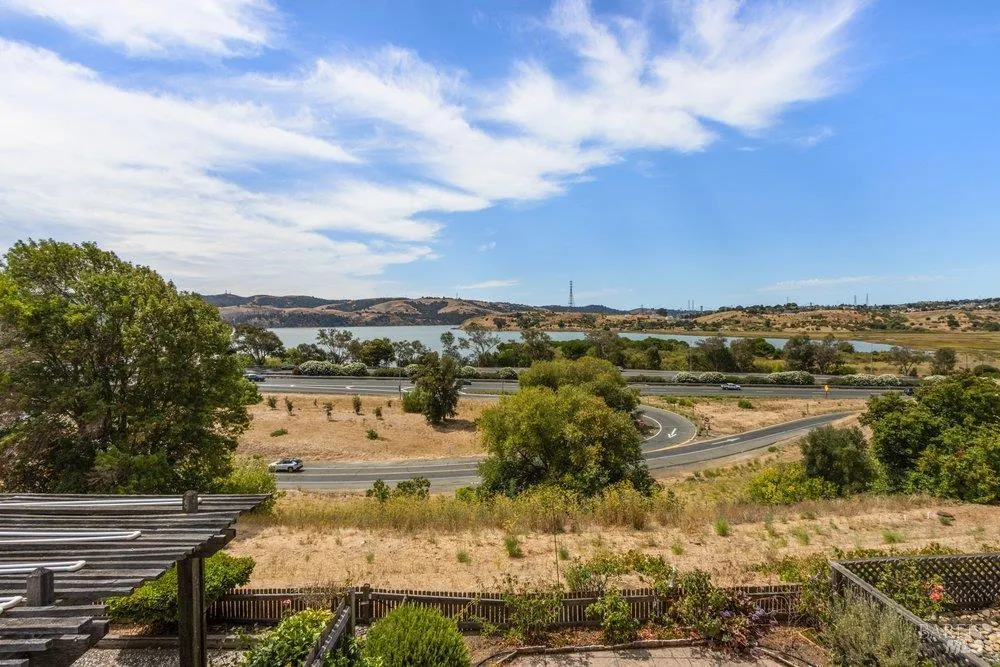 1492 London Circle Benicia, CA 94510