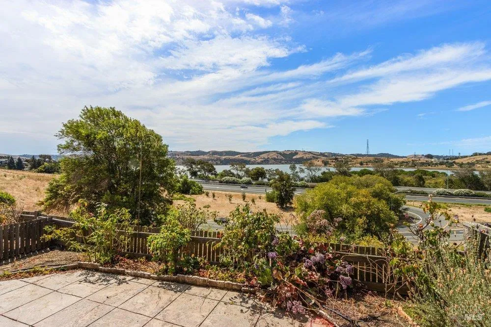 1492 London Circle Benicia, CA 94510
