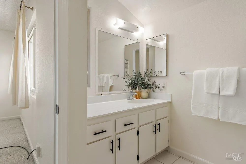 1492 London Circle Benicia, CA 94510