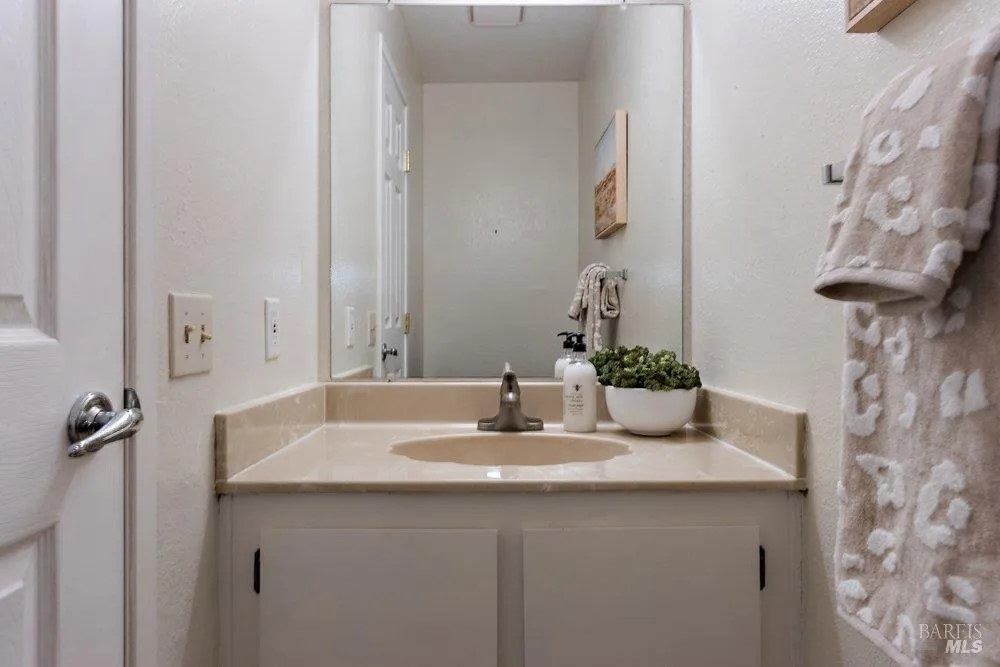 1492 London Circle Benicia, CA 94510