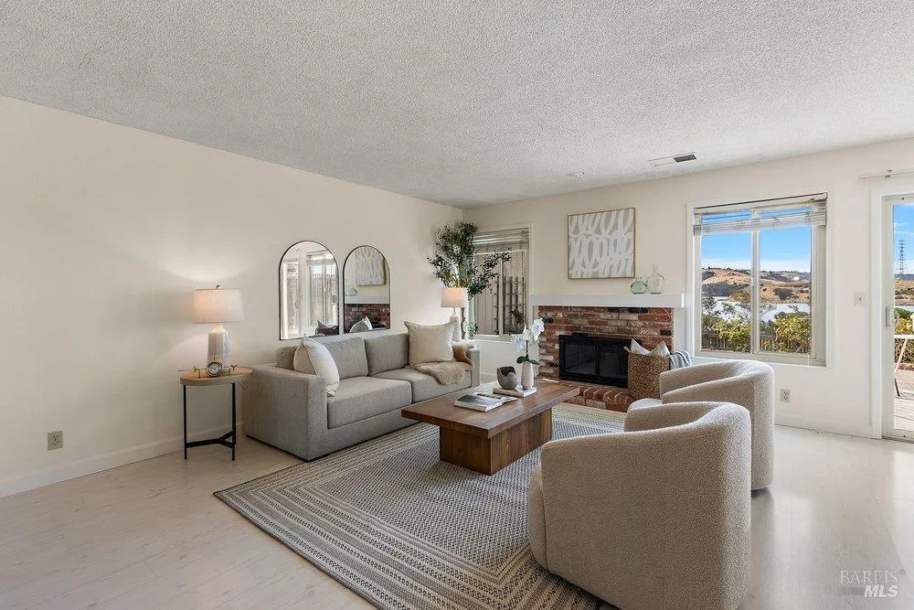 1492 London Circle Benicia, CA 94510