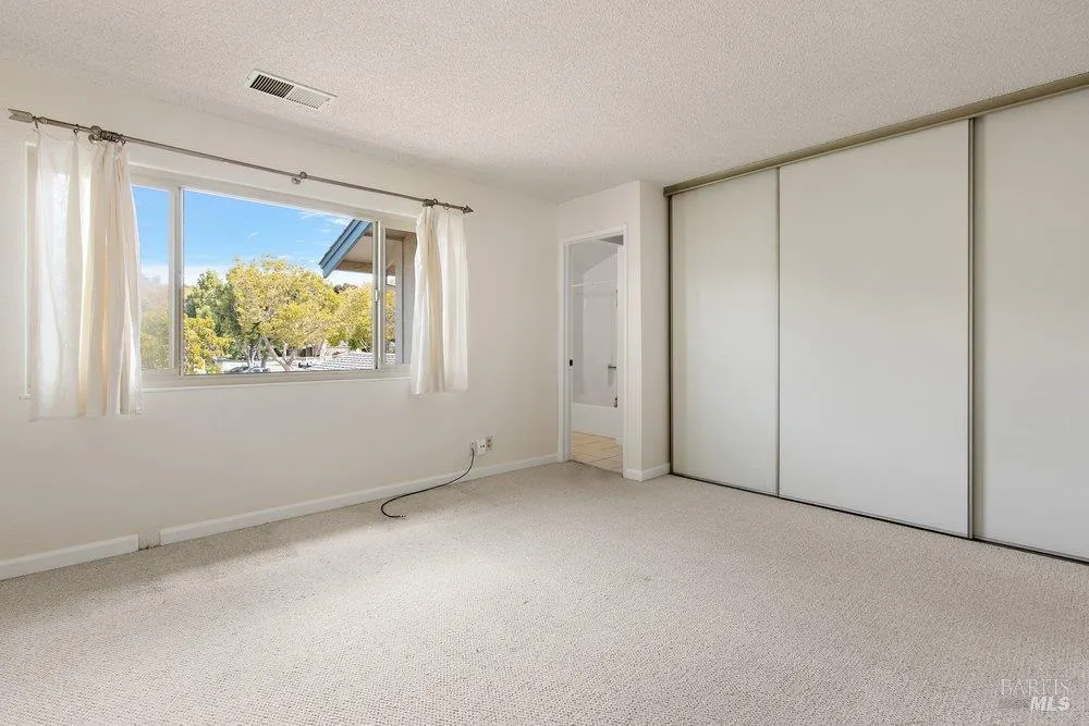 1492 London Circle Benicia, CA 94510