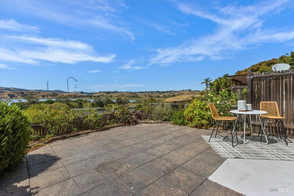 1492 London Circle Benicia, CA 94510