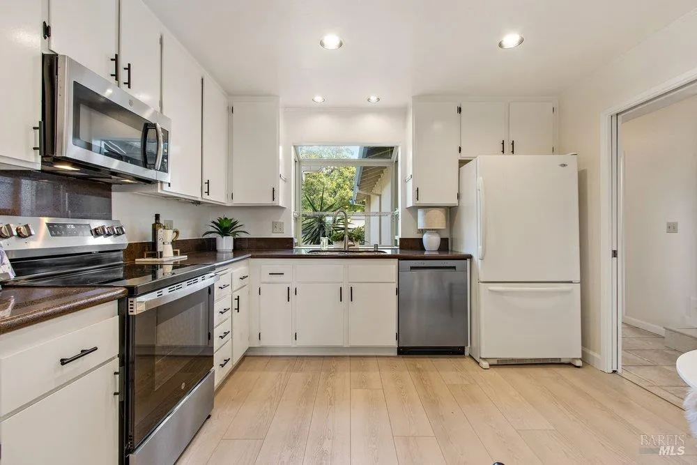 1492 London Circle Benicia, CA 94510
