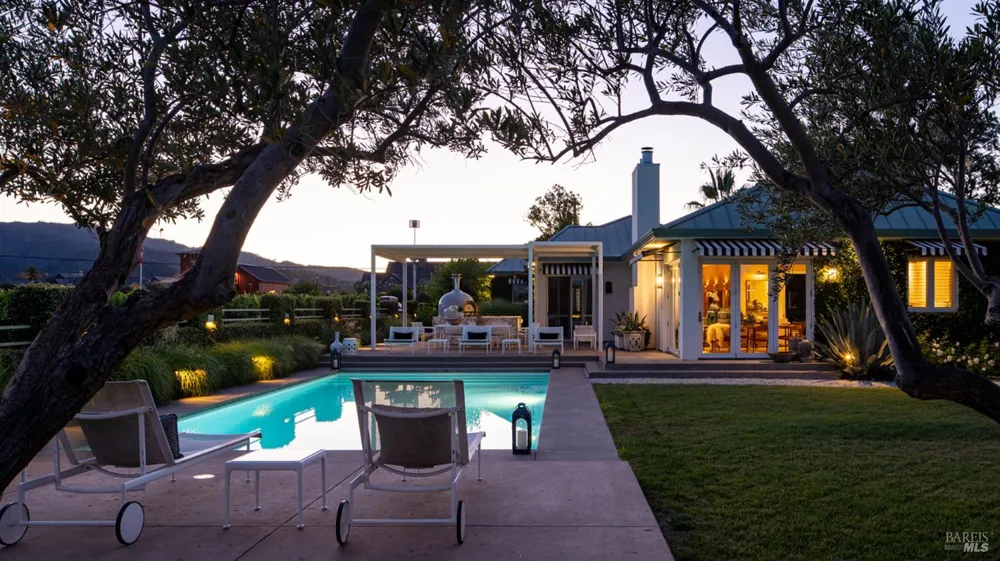 1237 Bella Oaks Lane Napa, CA 94558