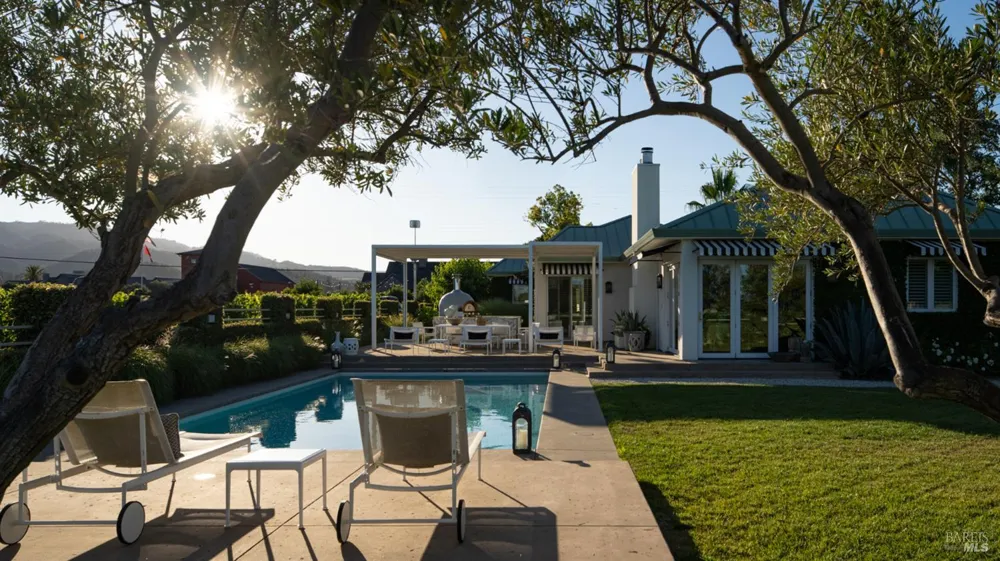 1237 Bella Oaks Lane Napa, CA 94558