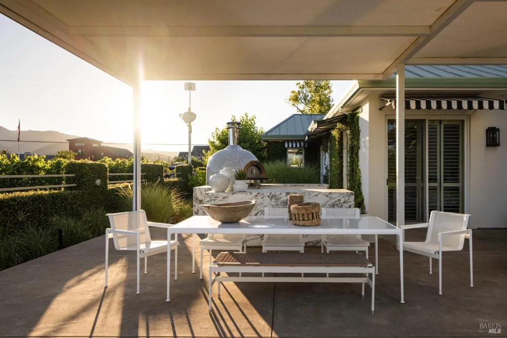 1237 Bella Oaks Lane Napa, CA 94558