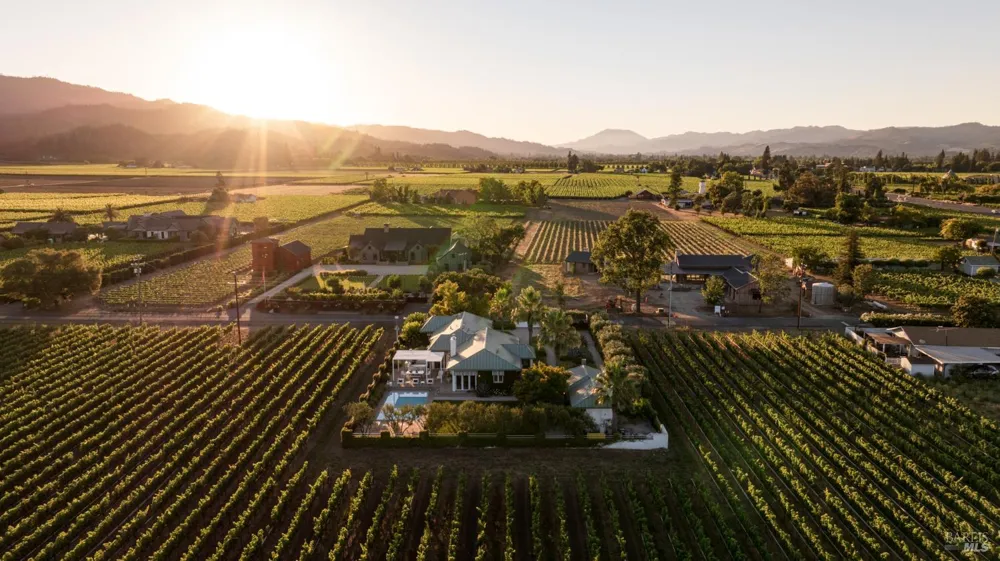 1237 Bella Oaks Lane Napa, CA 94558