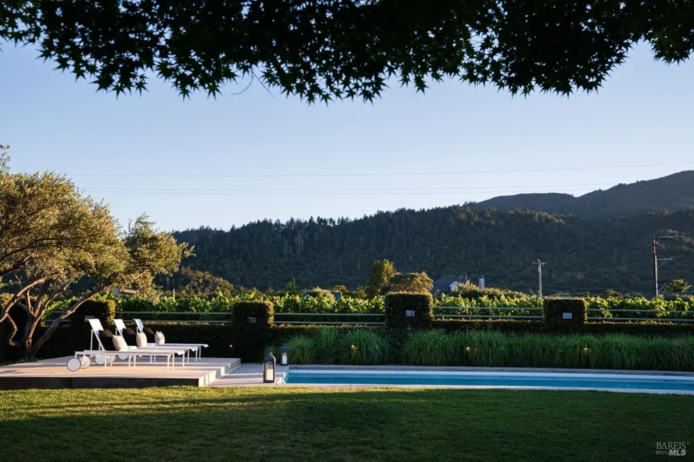 1237 Bella Oaks Lane Napa, CA 94558