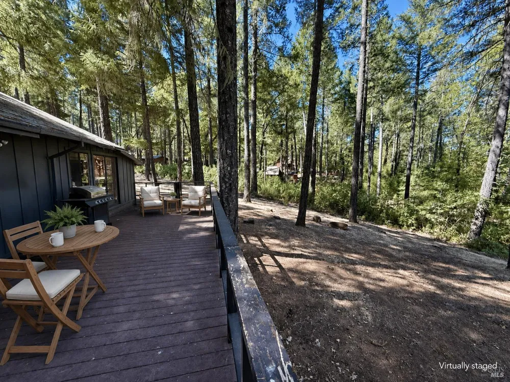 43 Bear Avenue Lake Pillsbury, CA 95469