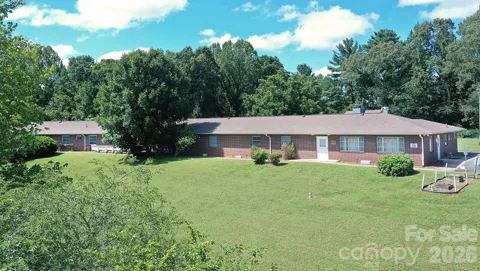 2544 Grandview Circle SW