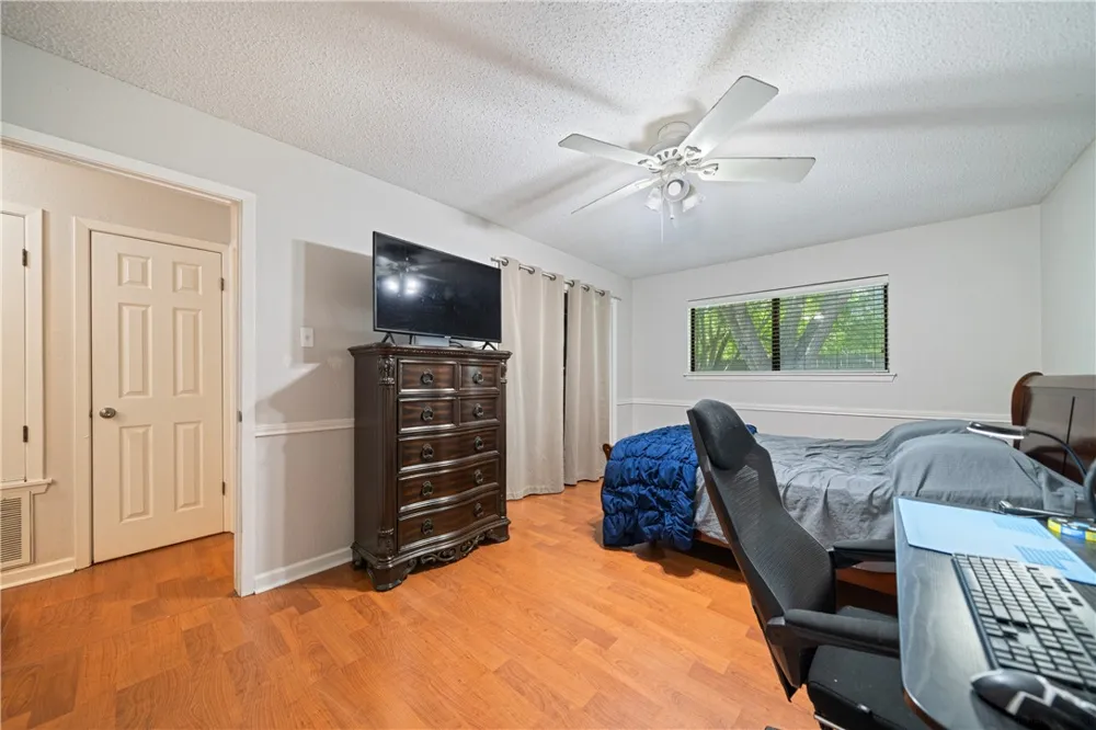 1809 Live Oak Drive Portland, TX 78374