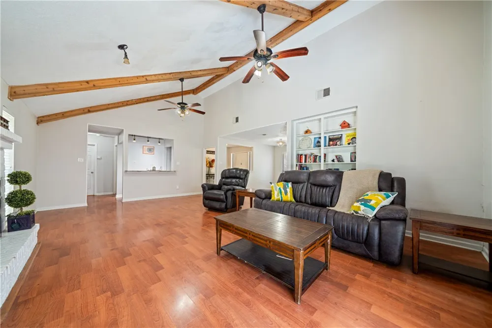 1809 Live Oak Drive Portland, TX 78374