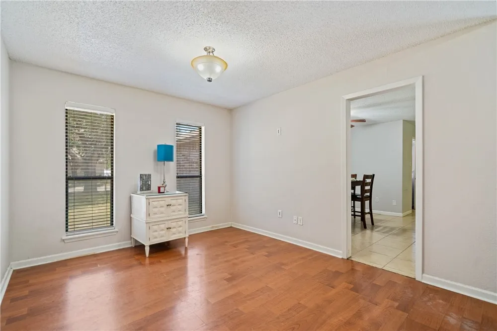 1809 Live Oak Drive Portland, TX 78374