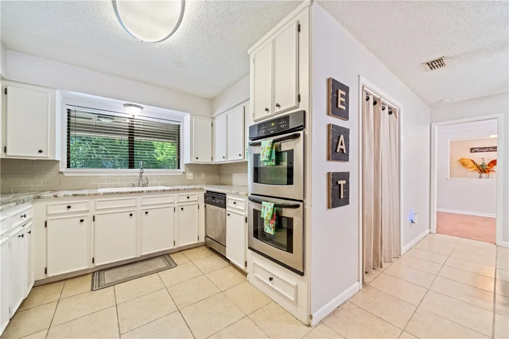 1809 Live Oak Drive Portland, TX 78374