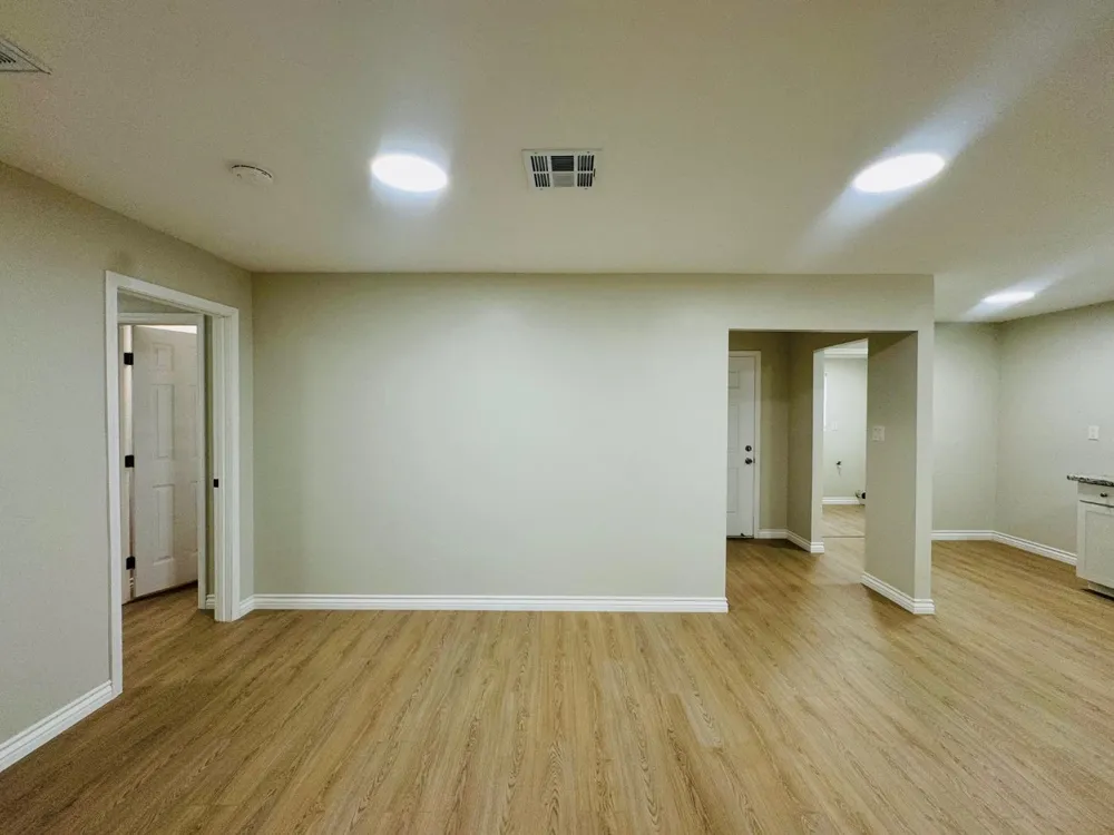 402 Mary Street Bakersfield, CA 93252