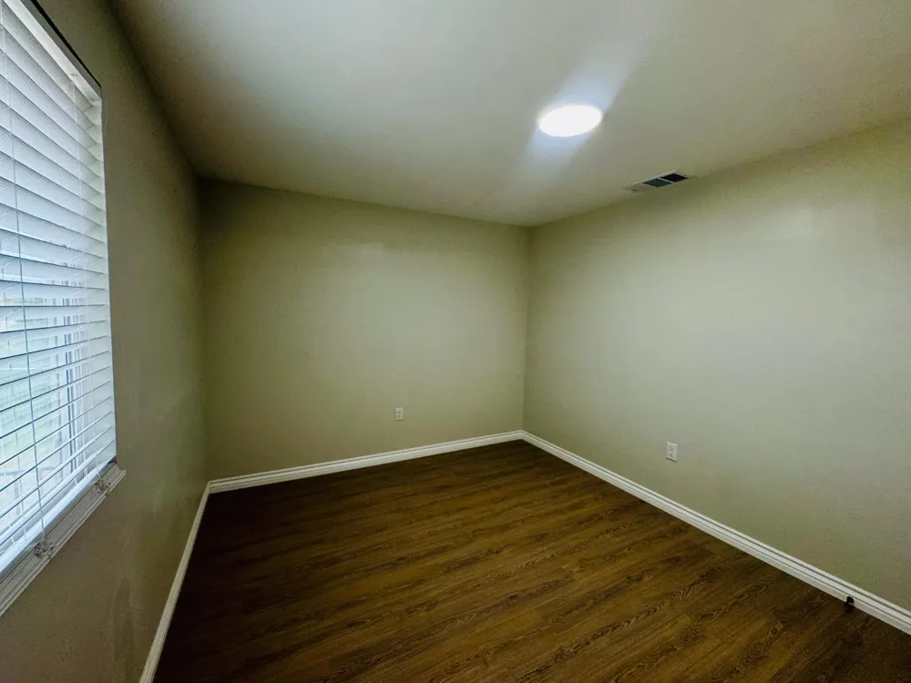 402 Mary Street Bakersfield, CA 93252