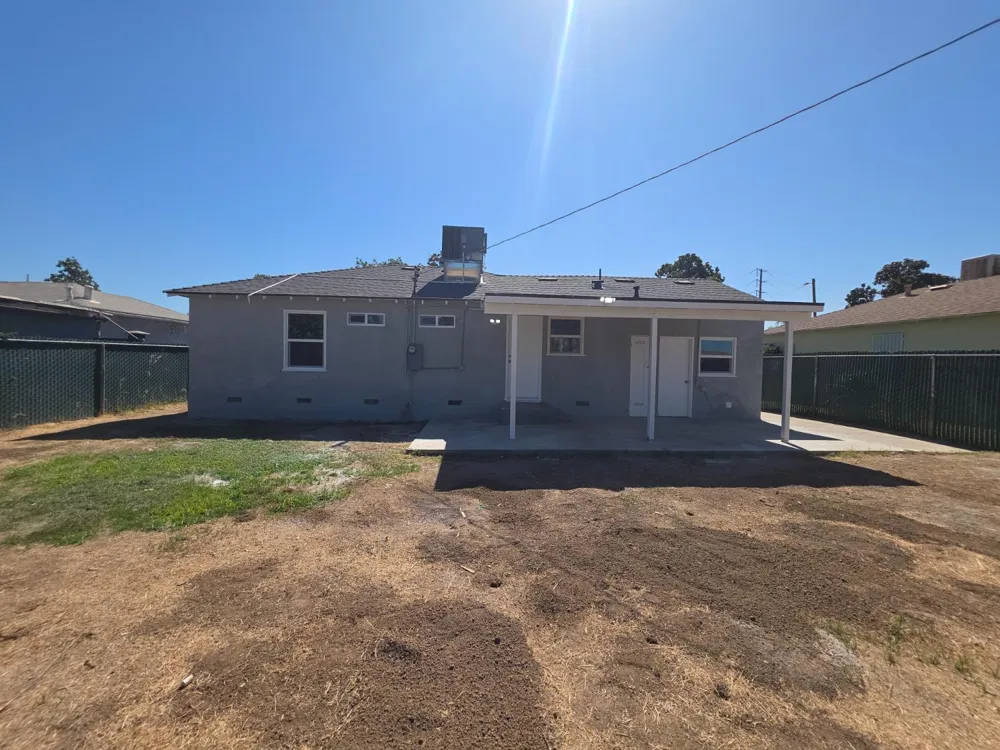 2568 Lotus Avenue Fresno, CA 93706