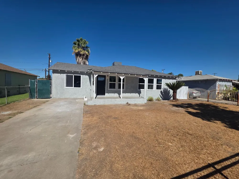 2568 Lotus Avenue Fresno, CA 93706