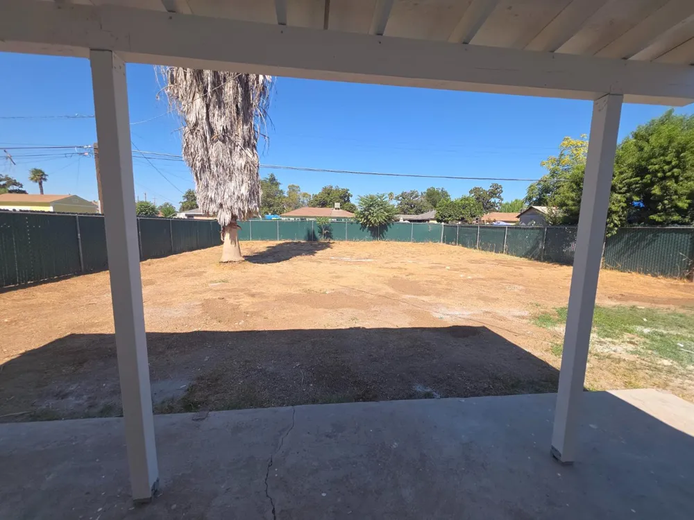 2568 Lotus Avenue Fresno, CA 93706