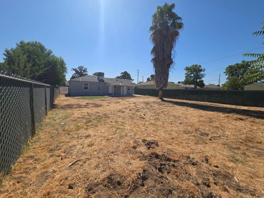 2568 Lotus Avenue Fresno, CA 93706