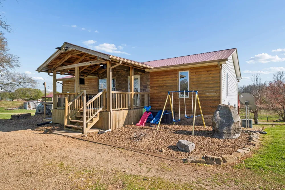 324 Laster Holman Lane Decherd, TN 37324