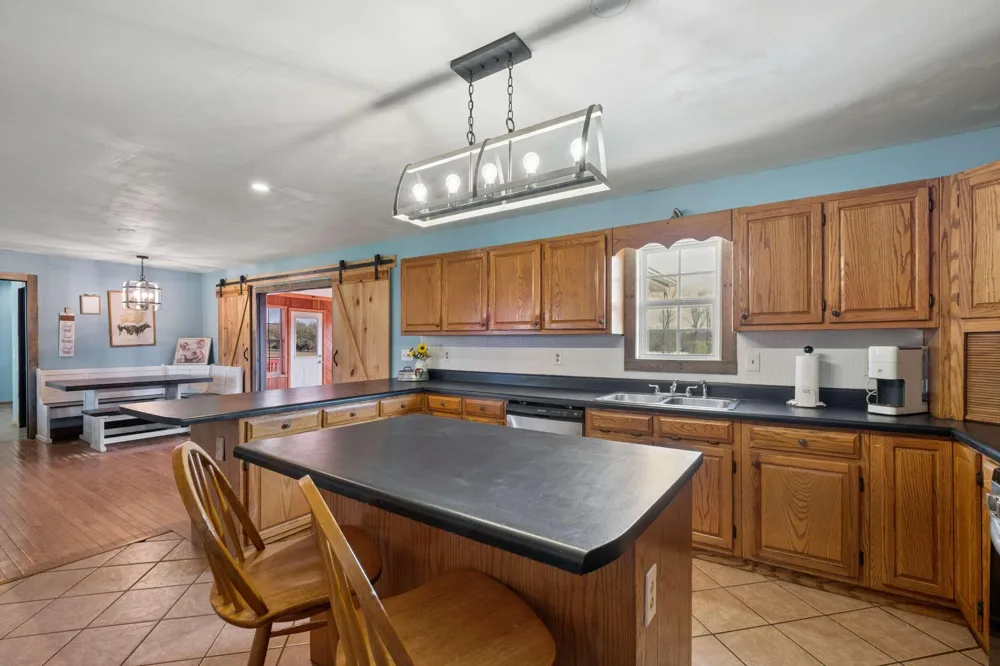 324 Laster Holman Lane Decherd, TN 37324