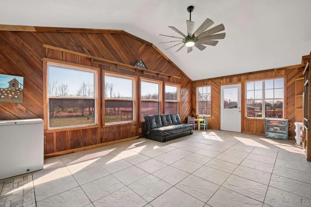 324 Laster Holman Lane Decherd, TN 37324