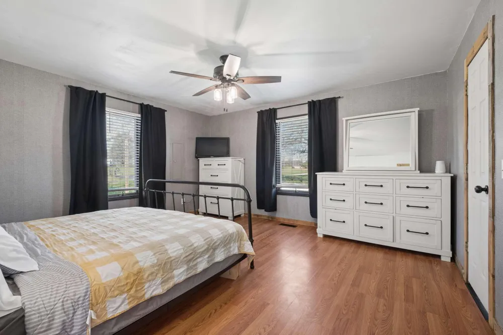 324 Laster Holman Lane Decherd, TN 37324