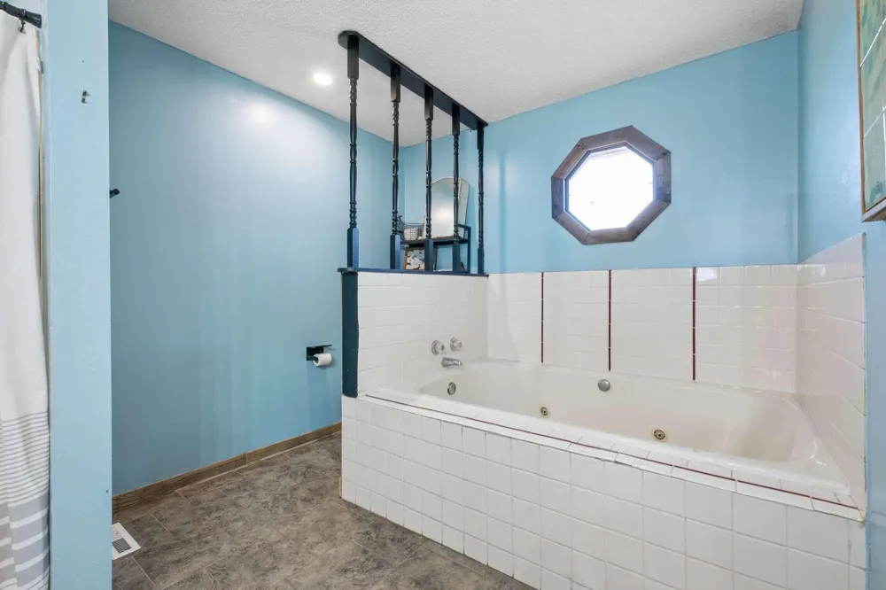 324 Laster Holman Lane Decherd, TN 37324