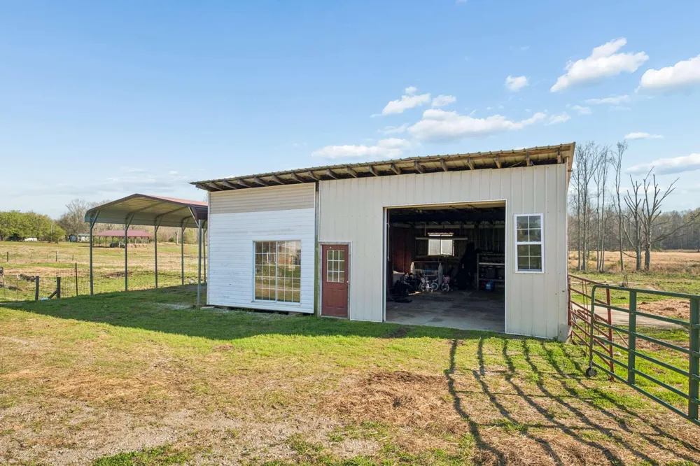 324 Laster Holman Lane Decherd, TN 37324