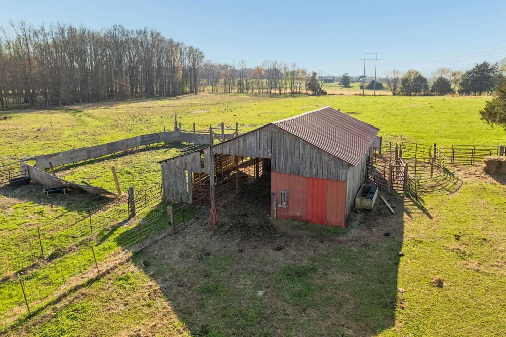 324 Laster Holman Lane Decherd, TN 37324