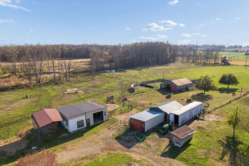 324 Laster Holman Lane Decherd, TN 37324