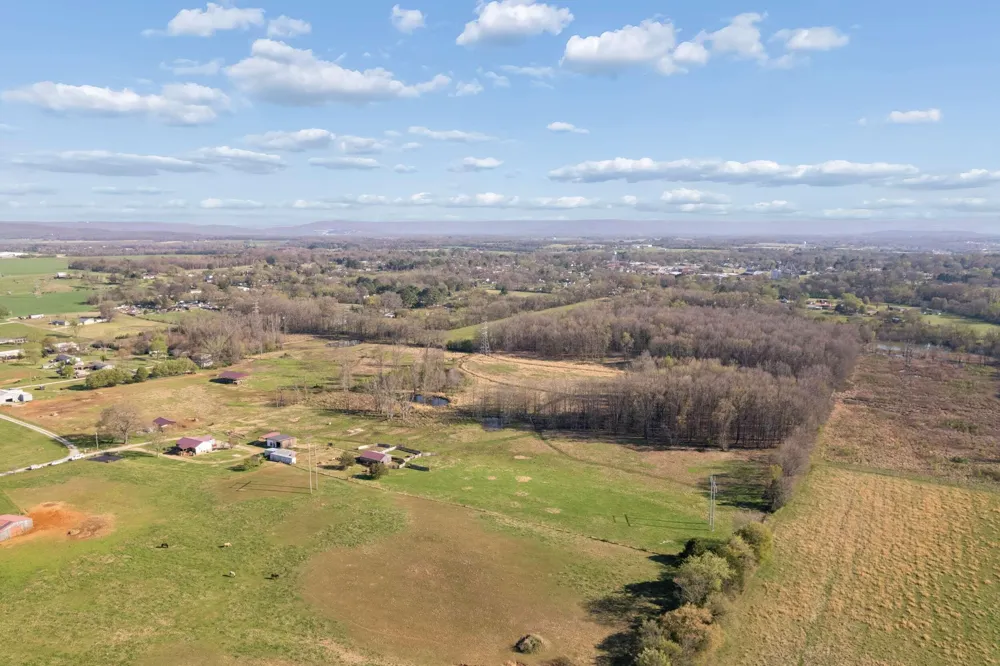 324 Laster Holman Lane Decherd, TN 37324