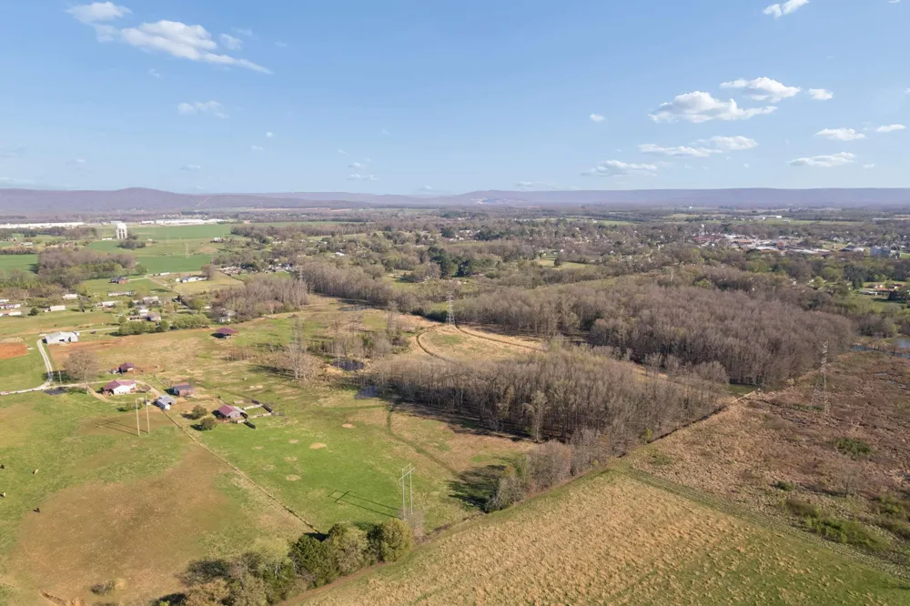 324 Laster Holman Lane Decherd, TN 37324