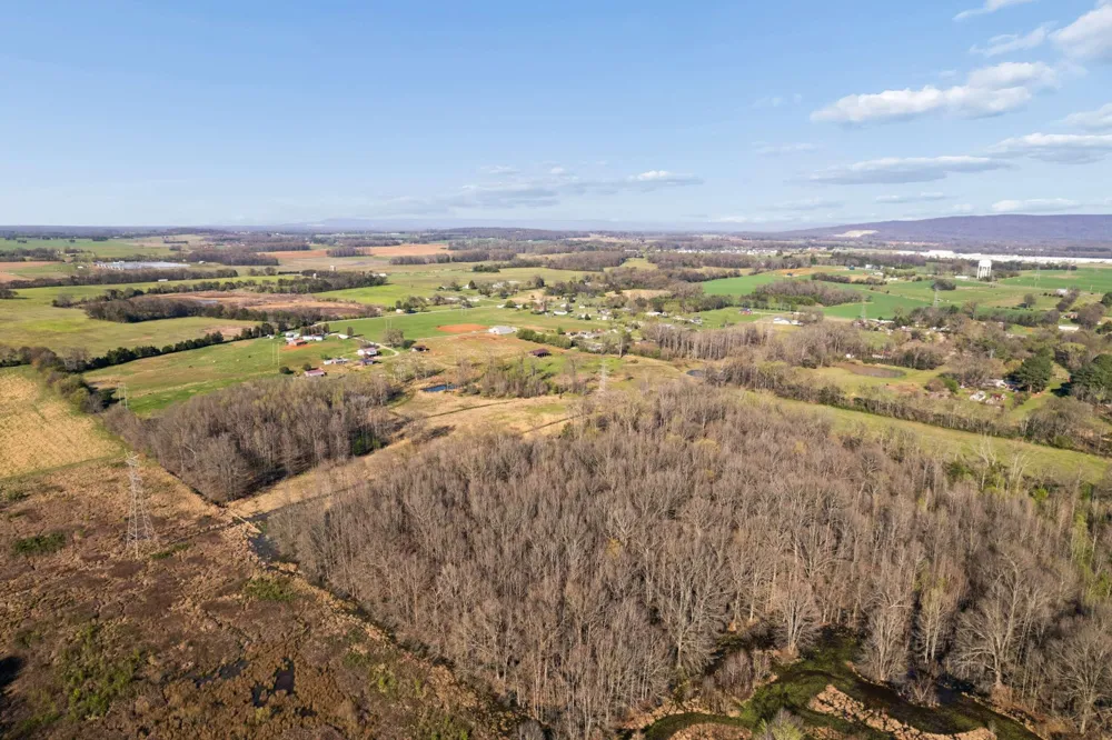 324 Laster Holman Lane Decherd, TN 37324