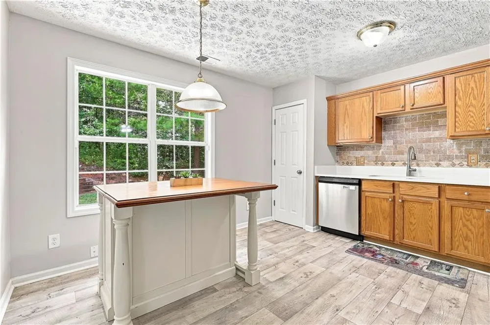 2455 Tolliver Drive Ellenwood, GA 30294