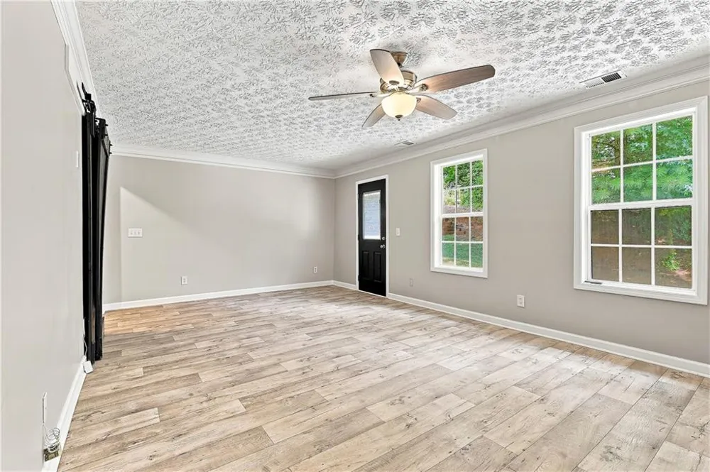 2455 Tolliver Drive Ellenwood, GA 30294