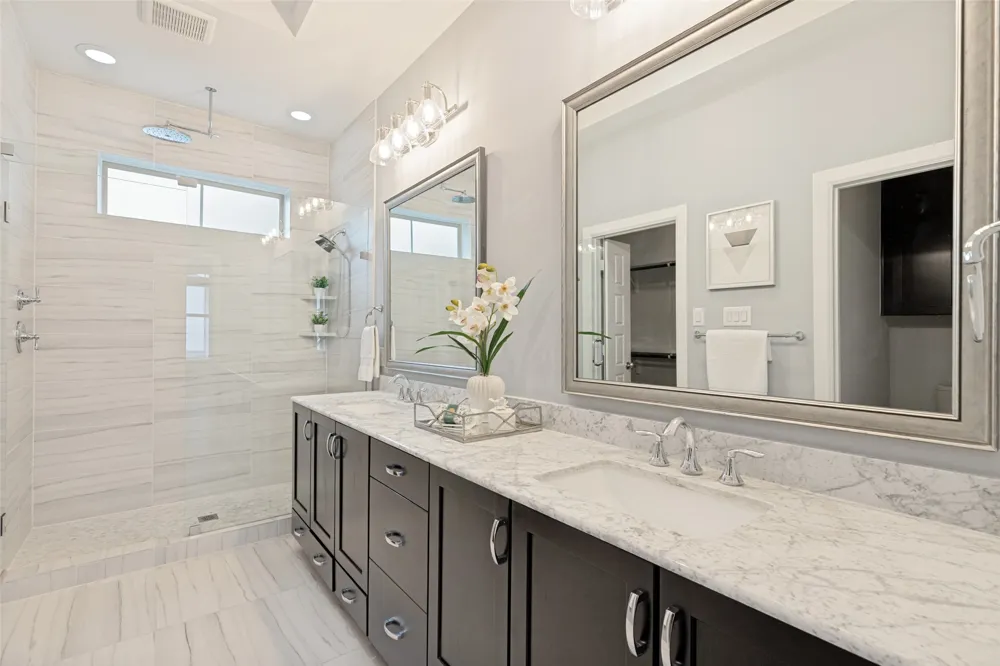 746 Spanish Oaks Place Dallas, TX 75204