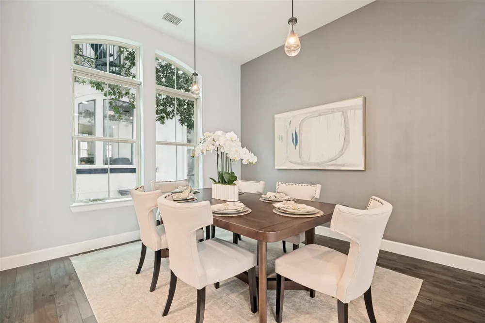 746 Spanish Oaks Place Dallas, TX 75204