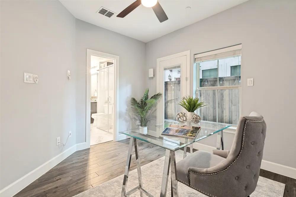 746 Spanish Oaks Place Dallas, TX 75204