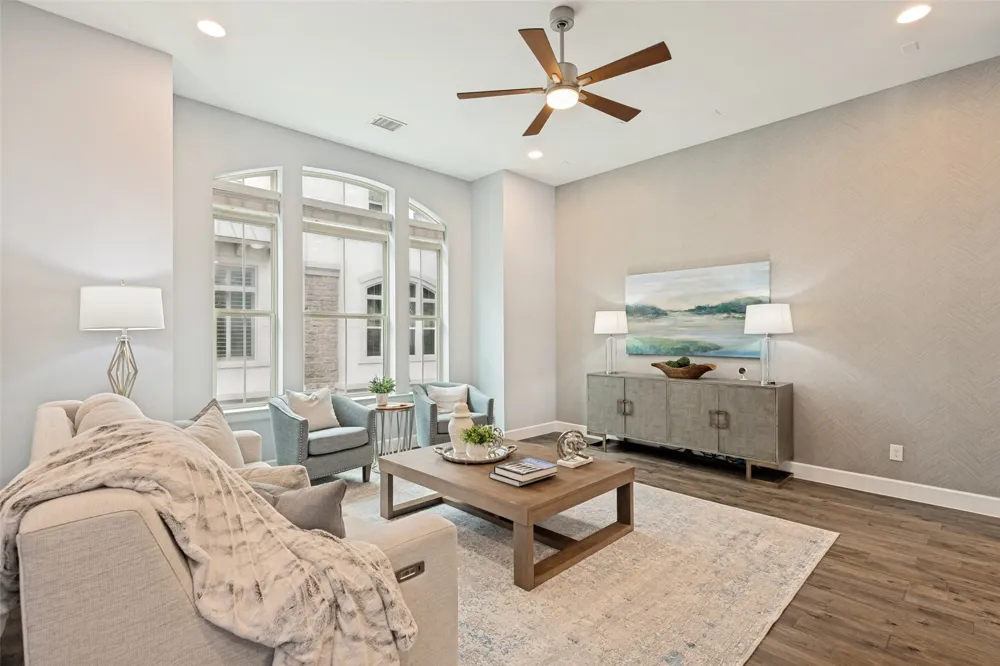 746 Spanish Oaks Place Dallas, TX 75204