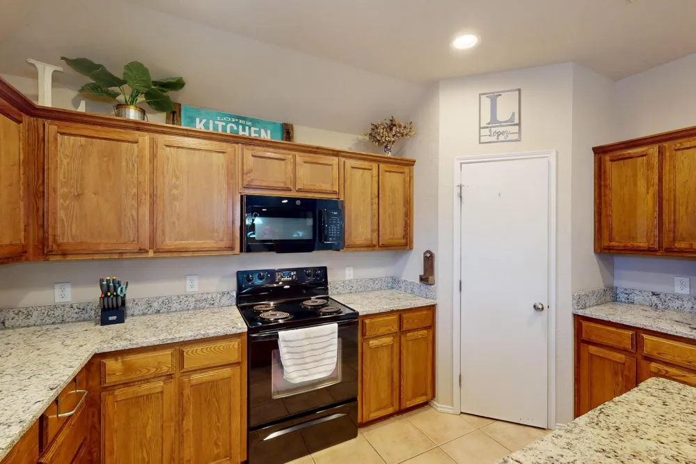 337 Grace Circle Hurst, TX 76053
