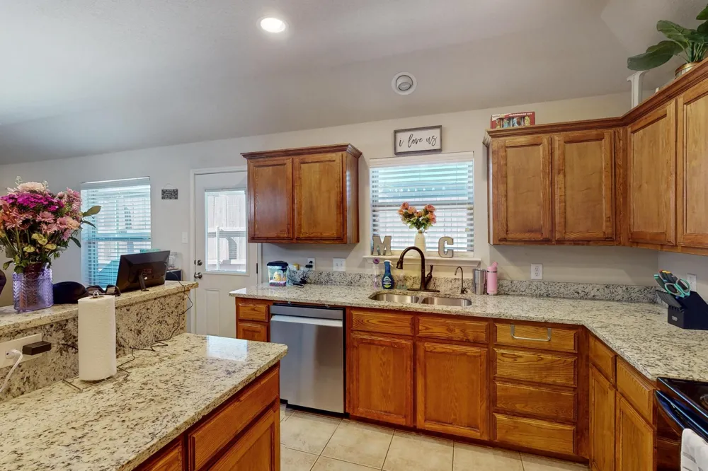 337 Grace Circle Hurst, TX 76053