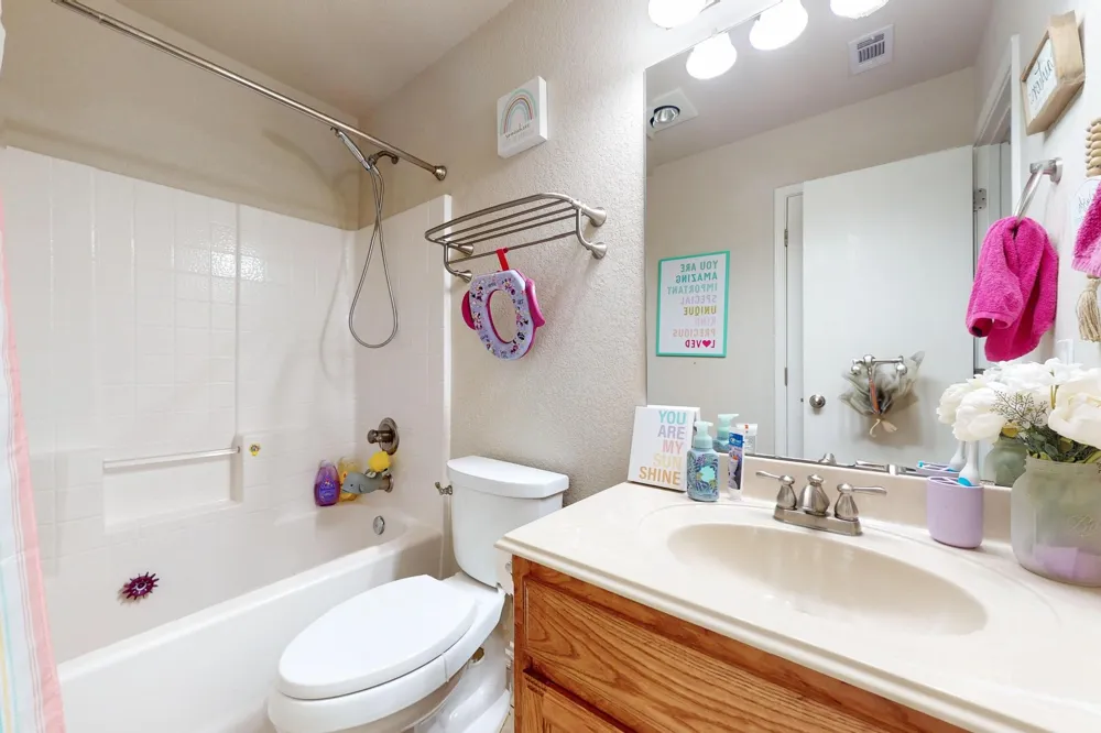 337 Grace Circle Hurst, TX 76053