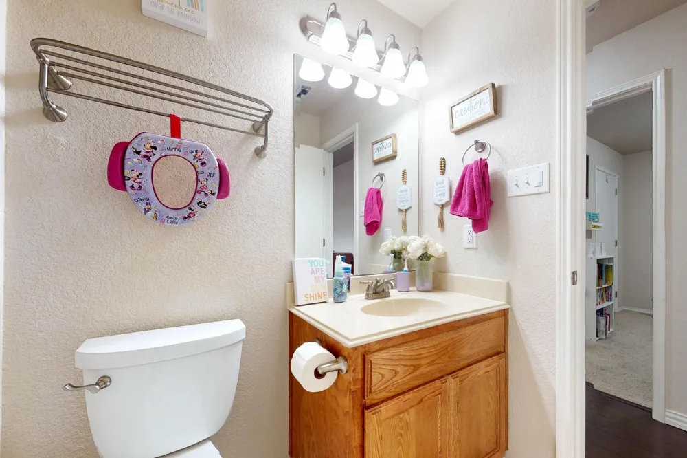 337 Grace Circle Hurst, TX 76053