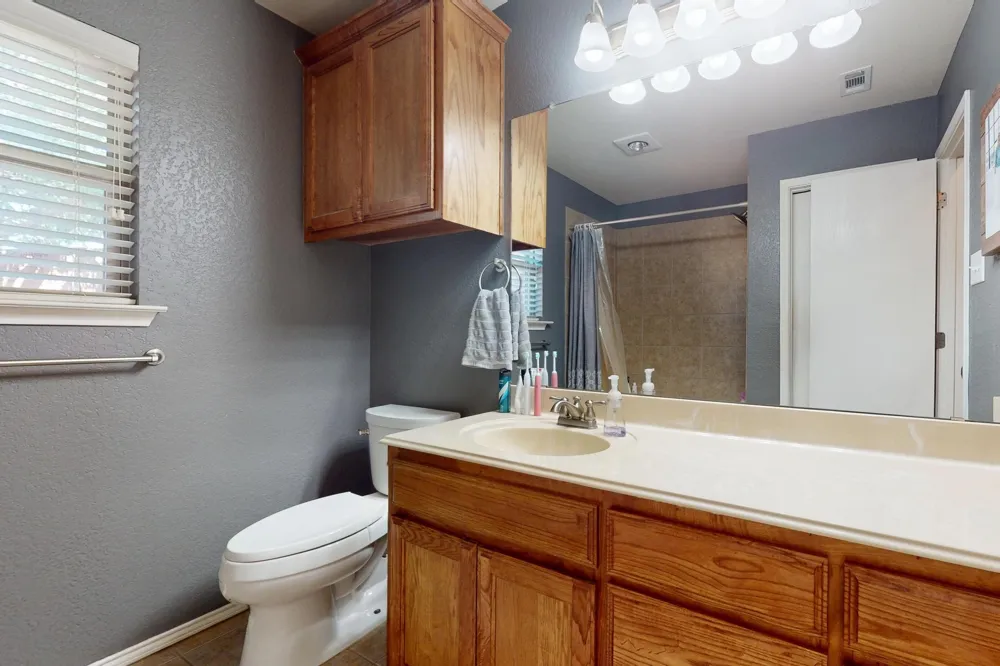 337 Grace Circle Hurst, TX 76053