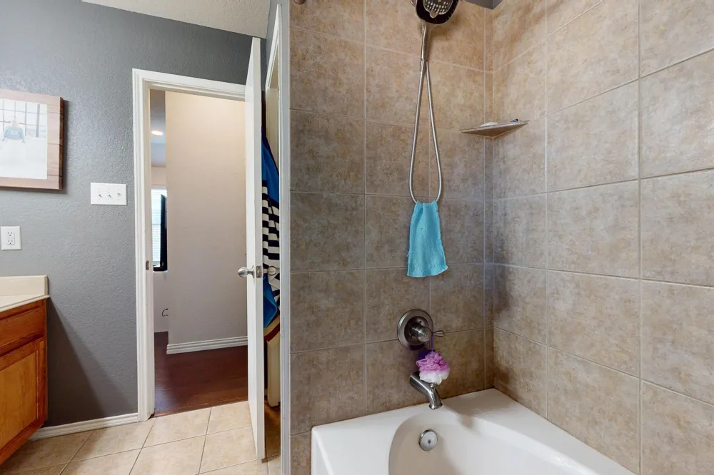 337 Grace Circle Hurst, TX 76053