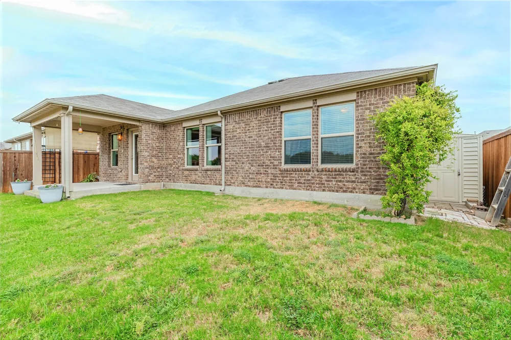 112 Plumed Thistle Drive Fort Worth, TX 76131